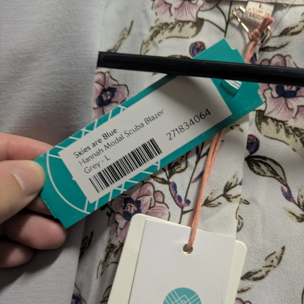 Skies Are Blue Gray Blazer with Notched Lapels and Open Front - Picture 4 of 6